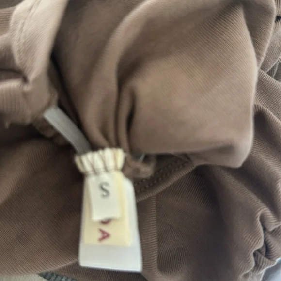 Brown Off the Shoulder Ruched Tee - Picture 3 of 3